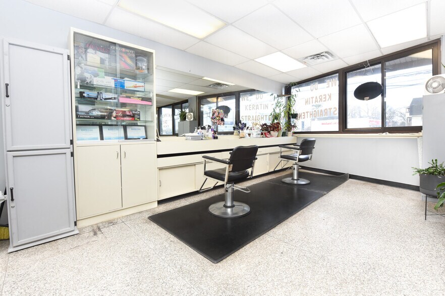 More Photos Of 4143 Main St, Bridgeport Storefront For Sale