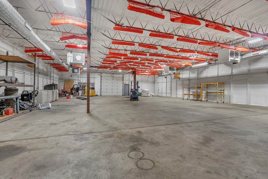 More Photos Of 21736 Bedford Rd N, Battle Creek Industrial For Sale