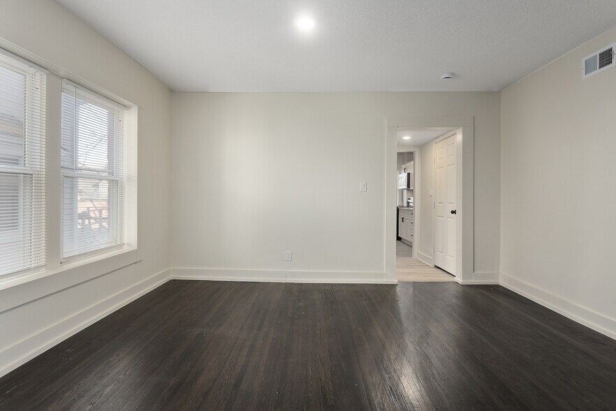 More Photos Of 3409 Indiana Ave, Kansas City Multifamily For Sale