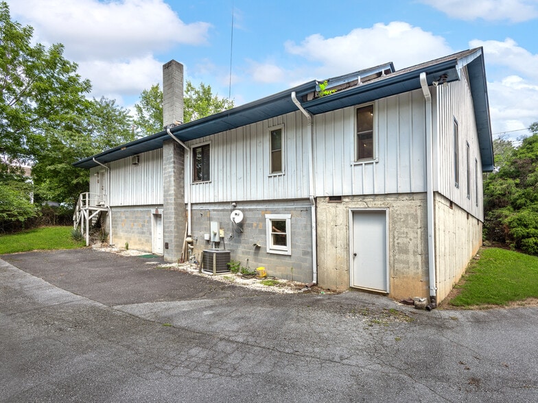 More Photos Of 1001 Greenville Hwy, Hendersonville Medical For Lease