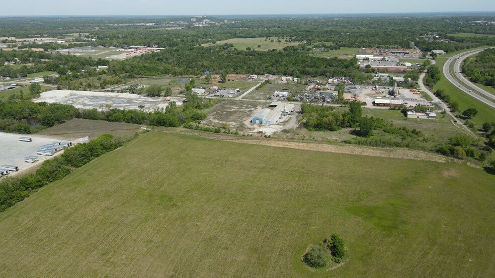 More Photos Of 611 Azalea Dr, Muskogee Warehouse For Sale