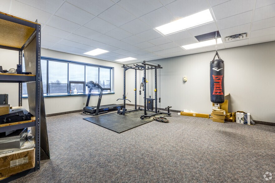 More Photos Of 170 Werlich Dr, Cambridge Service For Lease