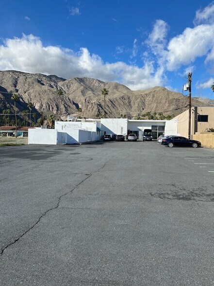 More Photos Of 1050-1068 N Palm Canyon Dr, Palm Springs Storefront Retail Office For Lease
