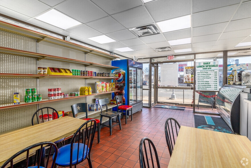 More Photos Of 345 Collins St, Joliet Fast Food For Sale