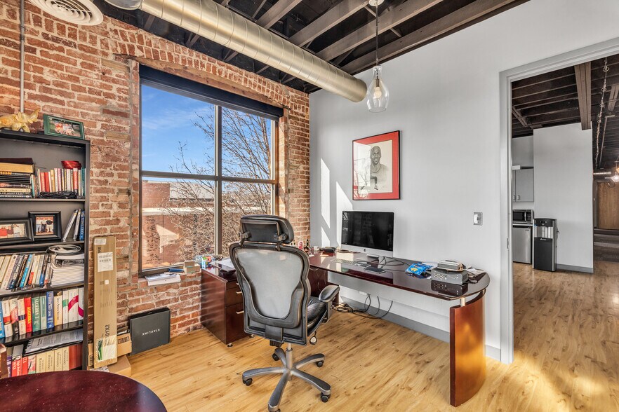 More Photos Of 201 E Hobson Ave, Sapulpa Loft Creative Space For Sale