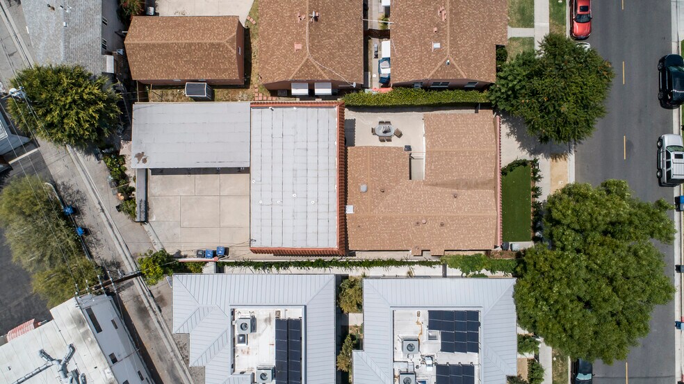 More Photos Of 924 W Clark Ave, Burbank Multifamily For Sale