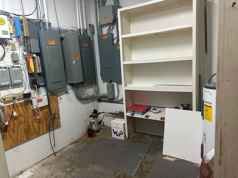 More Photos Of 390 Pierce St, Kingston Medical For Lease