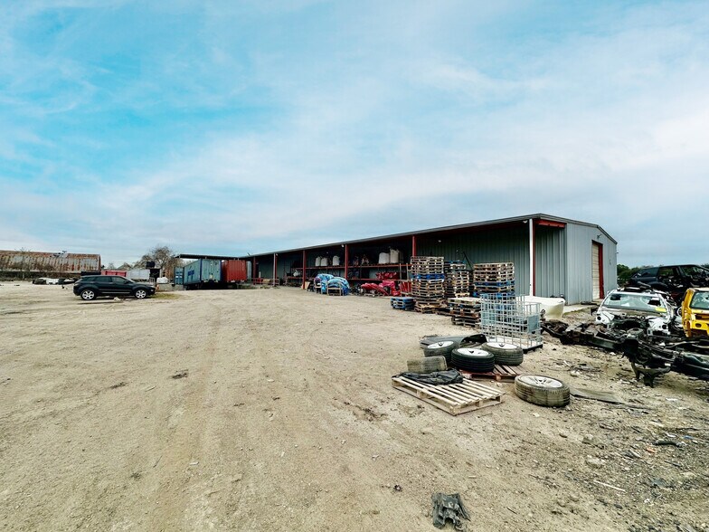 More Photos Of 9201B Tavenor Ln, Houston Warehouse For Lease
