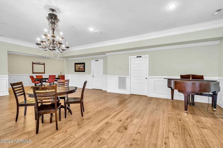 More Photos Of 803 Dawson St, Wilmington Storefront Retail Office For Sale