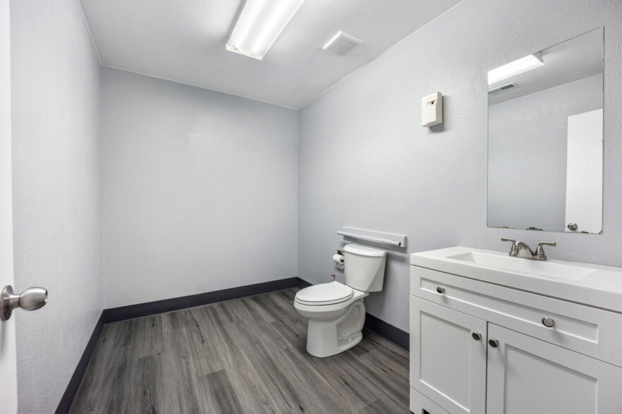 More Photos Of 3580 Chelton Loop N, Colorado Springs Warehouse For Sale
