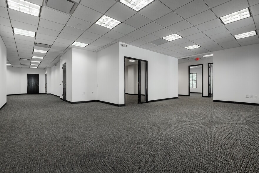 More Photos Of 85 Village Ln, Colleyville Office For Lease