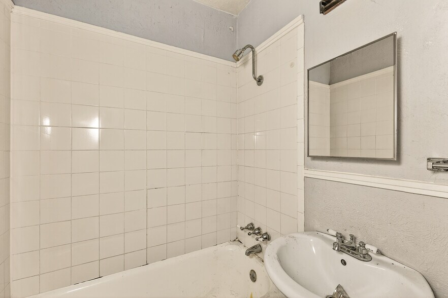 More Photos Of , Dallas Multifamily For Sale