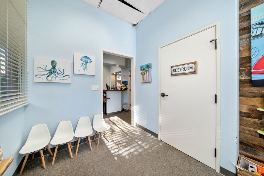 More Photos Of 106 Gateway Center Dr, Paso Robles Office For Lease