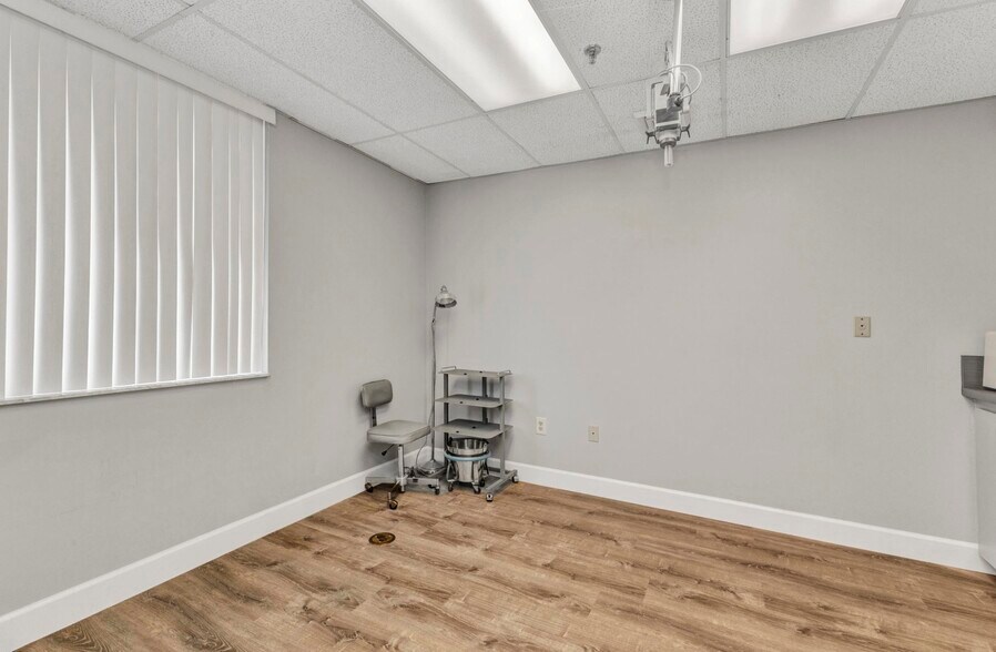 More Photos Of 2525 Harbor Blvd, Port Charlotte Medical For Sale