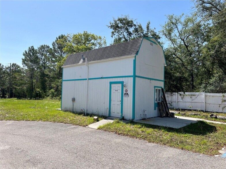 More Photos Of 18132 Commercial Way, Weeki Wachee Fast Food For Sale