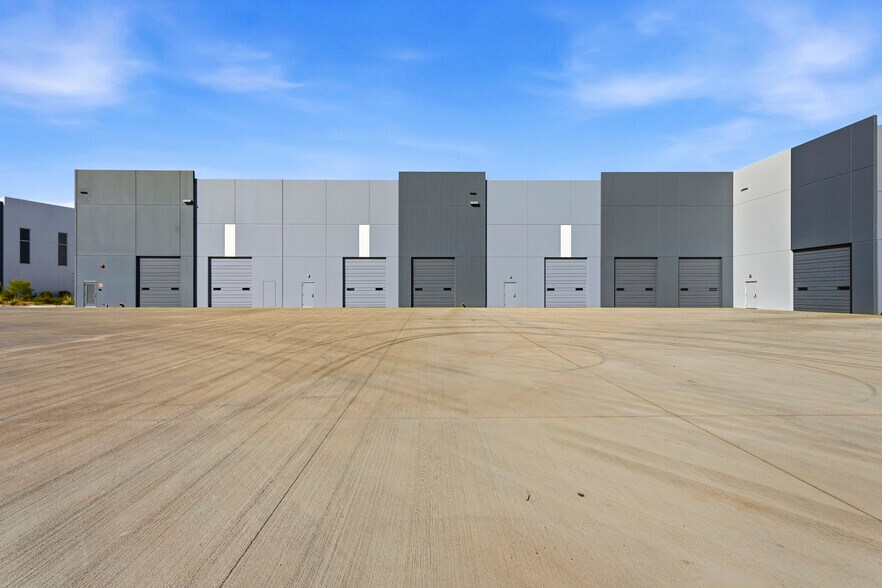 More Photos Of 6459 S Sossaman Rd, Mesa Warehouse For Lease