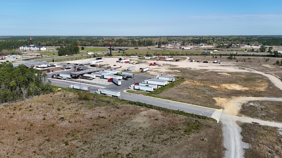 More Photos Of 9140 Canal Rd, Gulfport Light Distribution For Sale