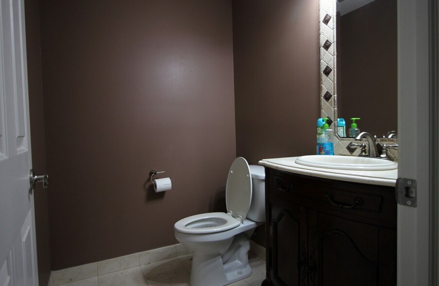 More Photos Of 10151-10171 Bergin Rd, Howell Flex For Lease