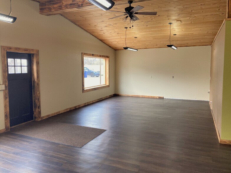 More Photos Of 516 E Front St, Traverse City Freestanding For Lease