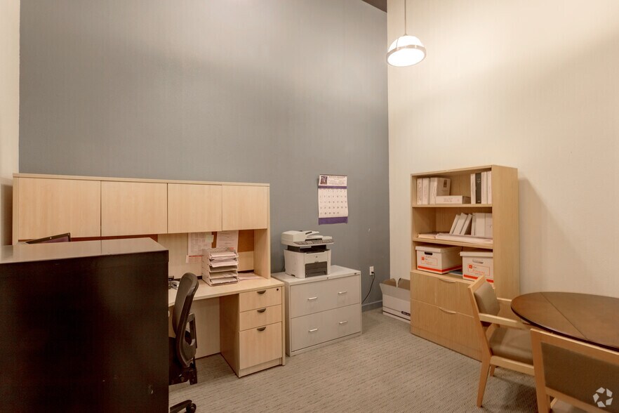 More Photos Of 521 Charcot Ave, San Jose Showroom For Lease