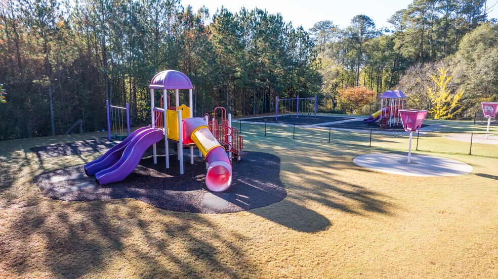 More Photos Of 1560 Summit Chase Dr, Snellville General Retail For Sale