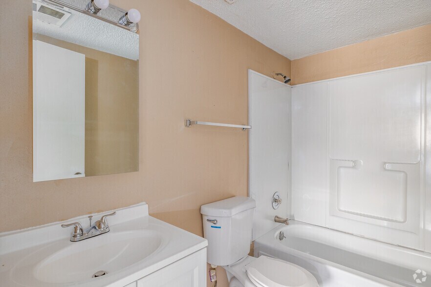 More Photos Of 9639-9640 Diamond Dr, Saint Louis Apartments For Sale