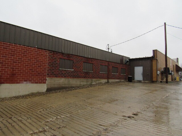 More Photos Of 509 E Oak St, Monticello Lodge Meeting Hall For Sale