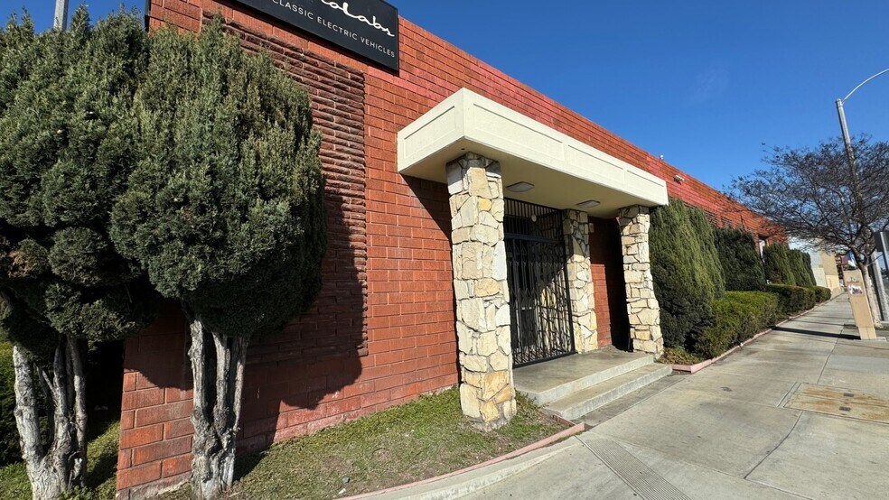 Primary Photo Of 1535 Rosecrans Ave, Gardena Warehouse For Lease