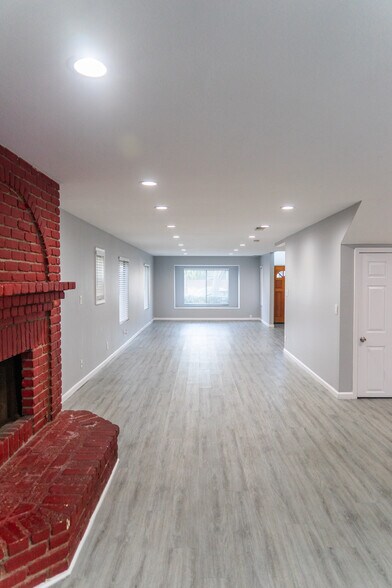 More Photos Of 2506 E 6th St, Long Beach Multifamily For Sale