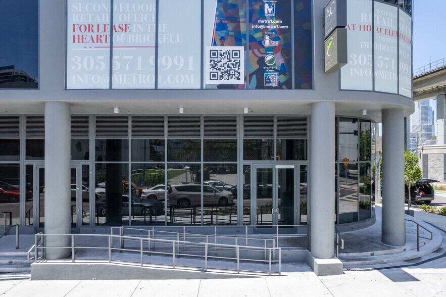 More Photos Of 115 SW 8th St, Miami Restaurant For Sale