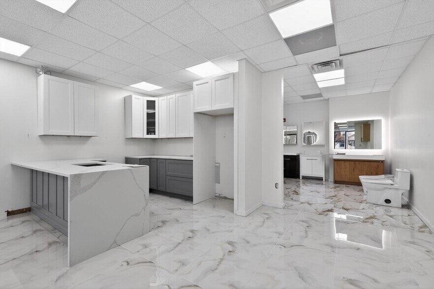 More Photos Of 13 N York Rd, Willow Grove Freestanding For Lease