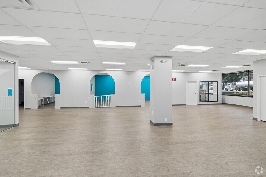 More Photos Of 6911 Laurel Bowie Rd, Bowie Office For Sale