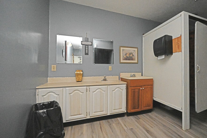 More Photos Of 5990 Michael Rd, Middletown Religious Facility For Sale