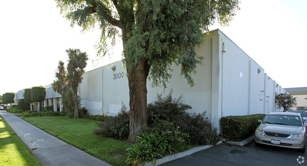 Primary Photo Of 3000 W Warner Ave, Santa Ana Manufacturing For Lease