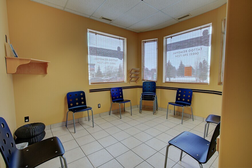 More Photos Of 5021 Parkwood Rd, Blackfalds Medical For Sale