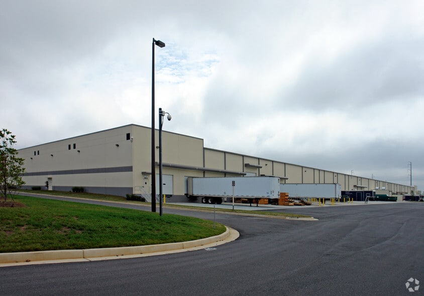 More Photos Of 296 Brogdon Rd, Suwanee Warehouse For Lease