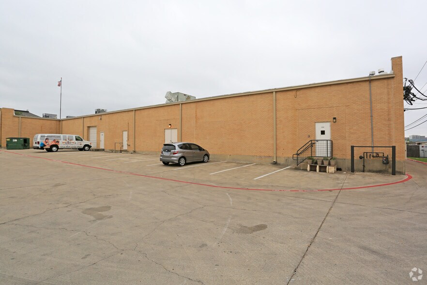 More Photos Of 4450-4490 Beltway Dr, Addison Research And Development For Lease