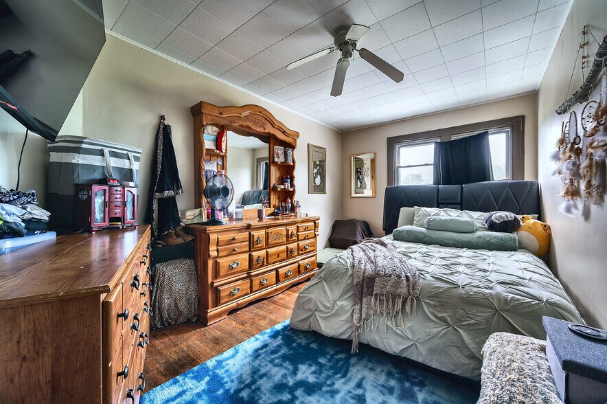 More Photos Of 6631 Park Pl, Hudson Multifamily For Sale