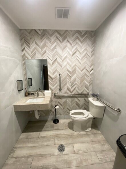 More Photos Of 897 Ringwood Ave, Haskell Restaurant For Sale