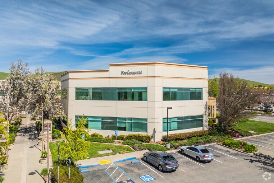 More Photos Of 333 N Canyons Pky, Livermore Office For Lease