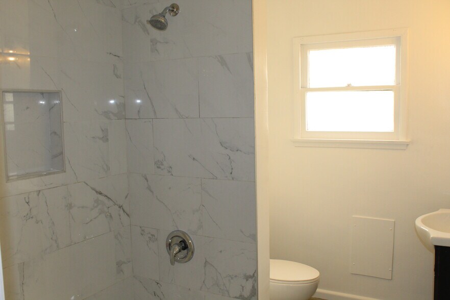 More Photos Of 122-126 1/2 S Berendo St, Los Angeles Apartments For Sale