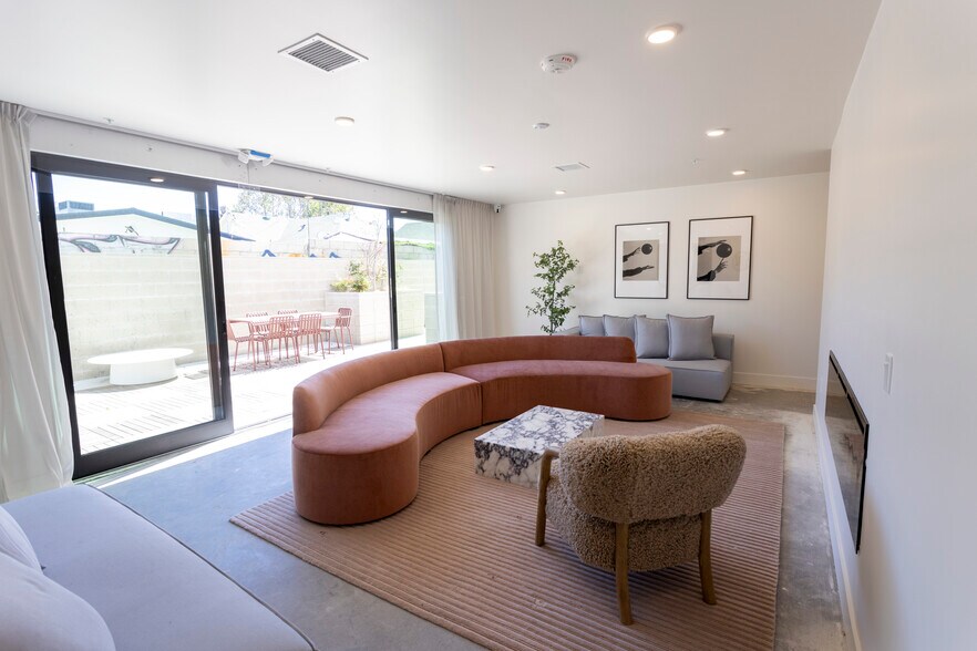 More Photos Of 626 N Wilton Pl, Los Angeles Apartments For Sale