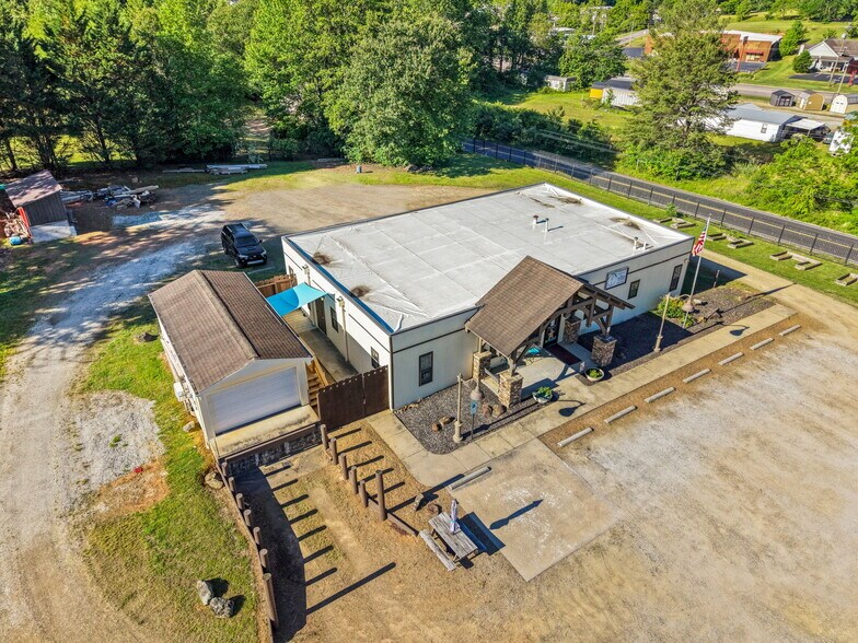 More Photos Of 310 Terrell Rd, Franklin Office For Sale