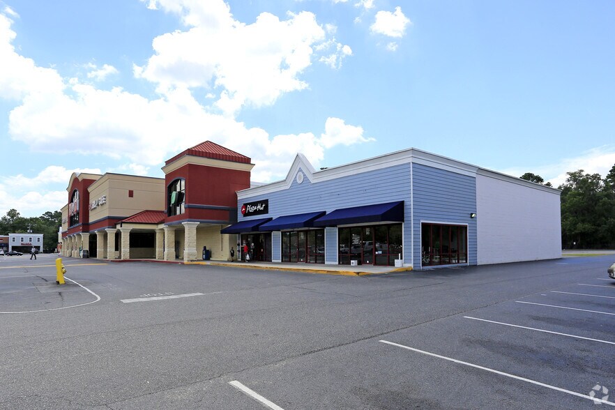 Primary Photo Of 860 Parris Island Gtwy, Beaufort General Retail For Lease