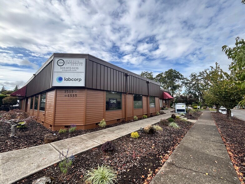 More Photos Of 1515-1535 Liberty St SE, Salem Medical For Lease