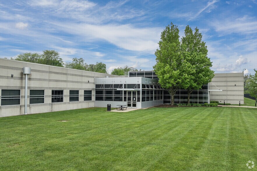 More Photos Of 601 Benjamin Dr, Springfield Industrial For Sale