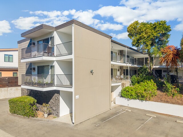 Primary Photo Of 950 Mountain View Dr, Lafayette Apartments For Sale