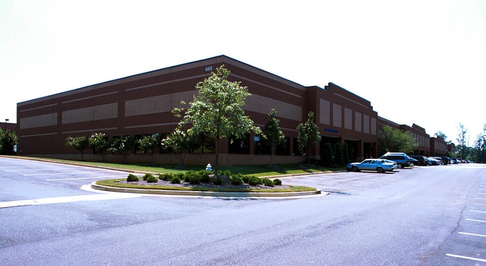 More Photos Of 1100 Northmeadow Pky, Roswell Unknown For Lease
