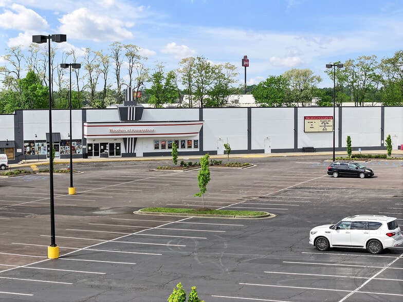 More Photos Of 401 Outlet Center Dr, Georgetown General Retail For Lease