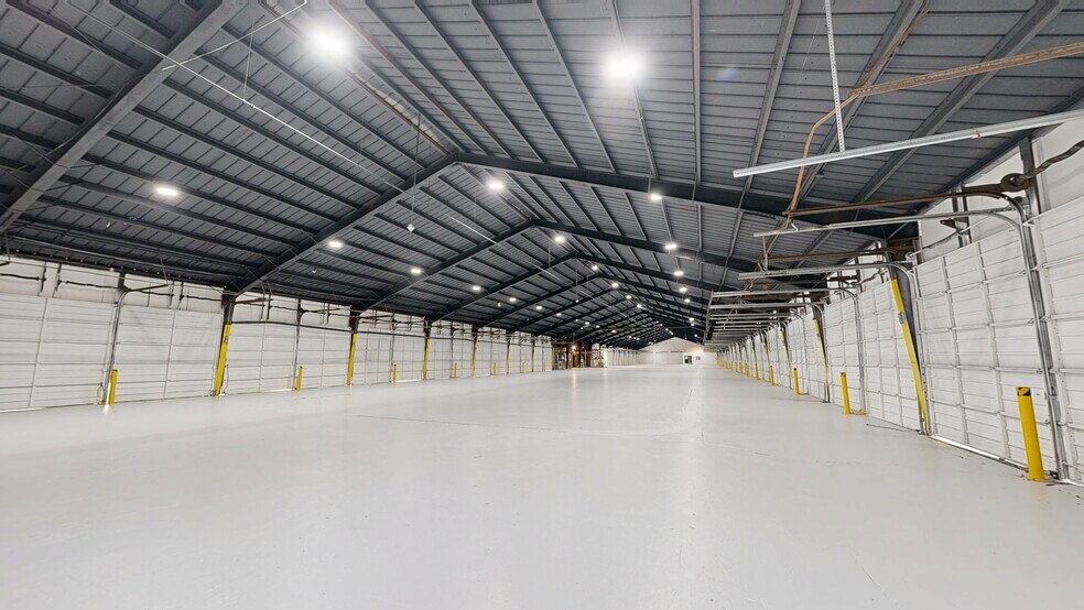 More Photos Of 900 Canal St, Jacksonville Distribution For Lease